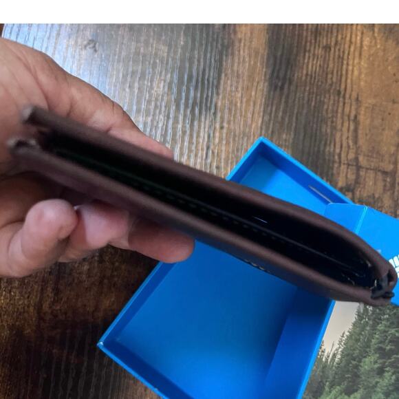 Columbia Men’s New Black Brown Leather Bifold Wallet Style 31CP220050 - Picture 6 of 12